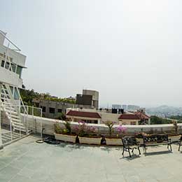 Terrace: Open terrace offers a panoramic view at Concord Valley View Serviced Apartment